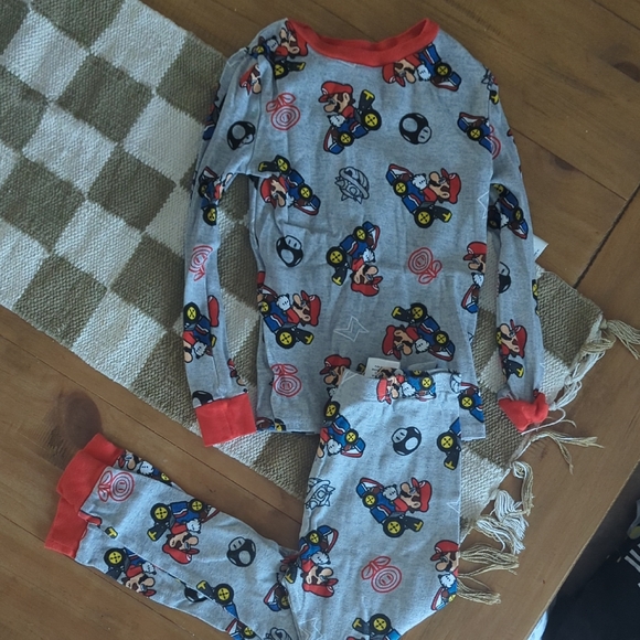 Mario Kart PJs - Picture 1 of 8